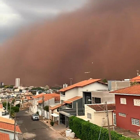 Brezilya'da korkutan kum fırtınası: Gökyüzünü toz bulutu kapladı