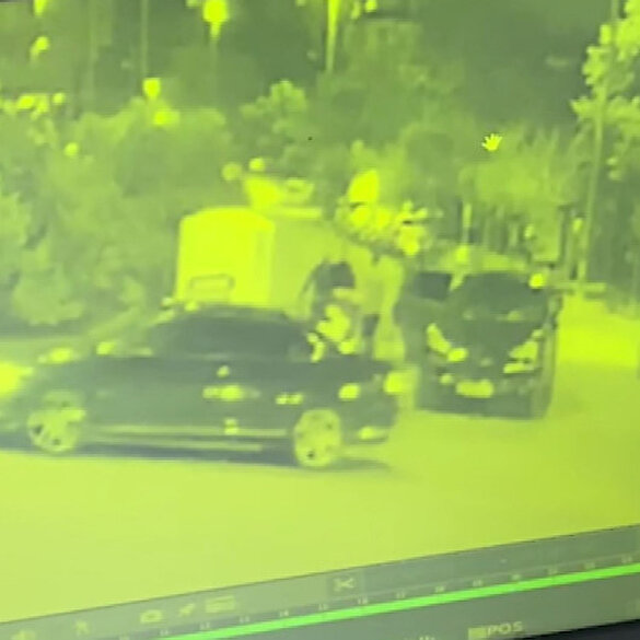 Ataşehir'de 'korna çaldın' dayağı kamerada