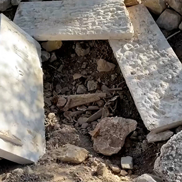 İşgalci İsrail Müslüman mezarlığını tahrip etti
