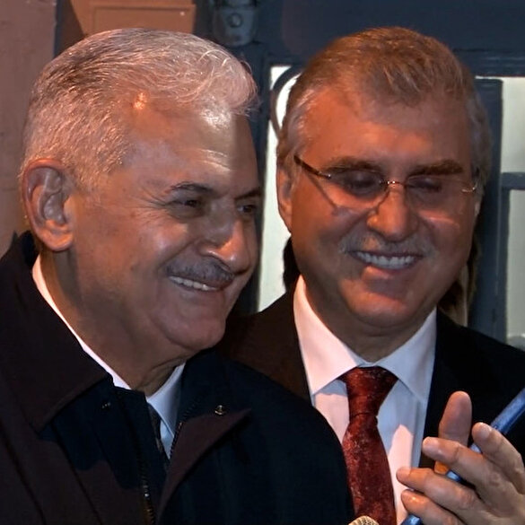 Cumhurbaşkanı Erdoğan ile Binali Yıldırım arasında gülümseten diyalog: Gençlere sokakta mı hitap ediyorsun?