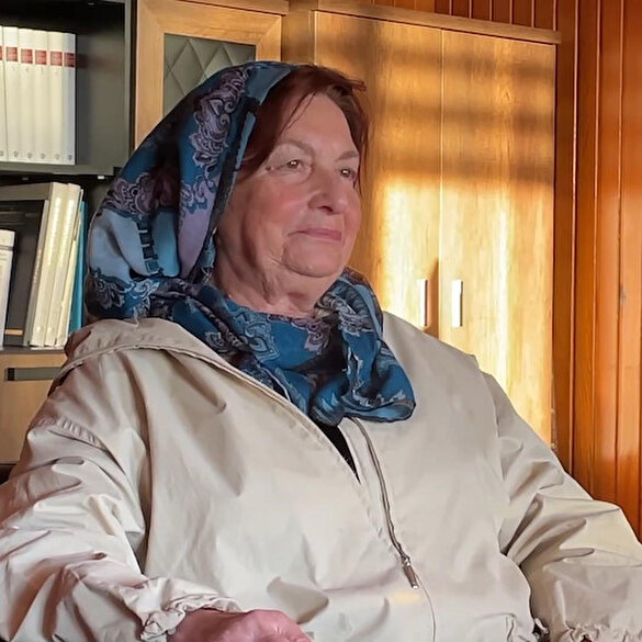 80 yaşındaki Bulgar kadın Hazreti Muhammed'in hayatından etkilenerek Müslüman oldu