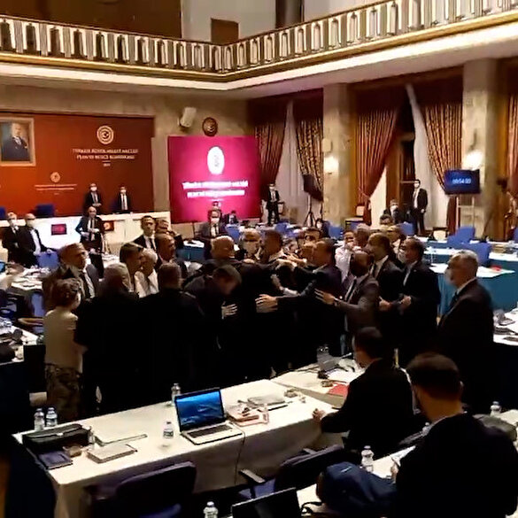 TBMM'de 'Selahattin Demirtaş teröristtir' tartışması: MHP ve HDP'liler birbirine girdi