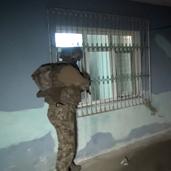 Adana'da PKK'ya şafak operasyonu: 17 gözaltı