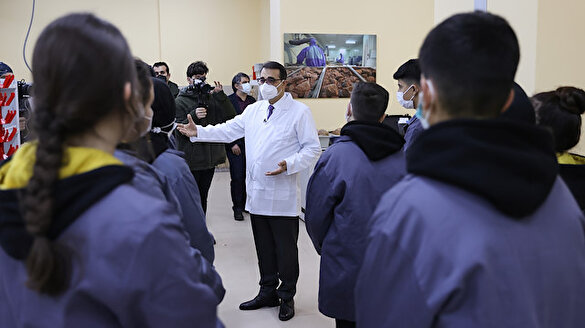 Bakan Dönmez'den öğrencilere madencilik dersi: En temel kural önce güvenlik