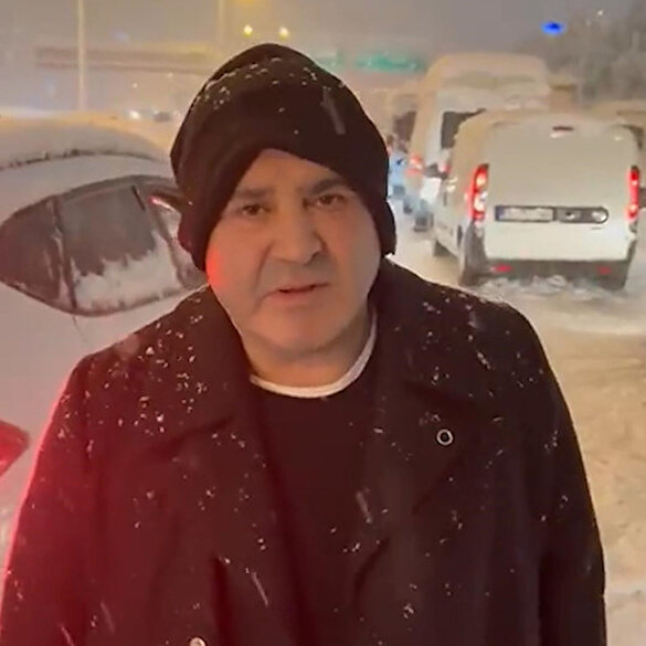 Trafikte mahsur kalan Şafak Sezer: Biliyoruz her yer böyle ama lütfen yardım edin