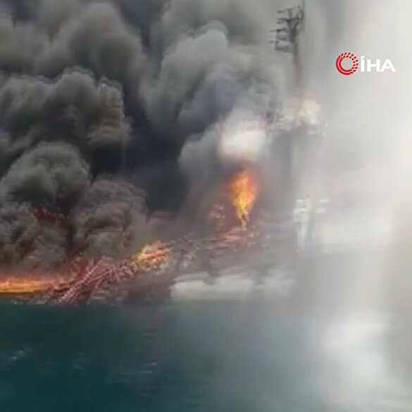 Nijerya açıklarındaki petrol gemisinde patlama meydana geldi