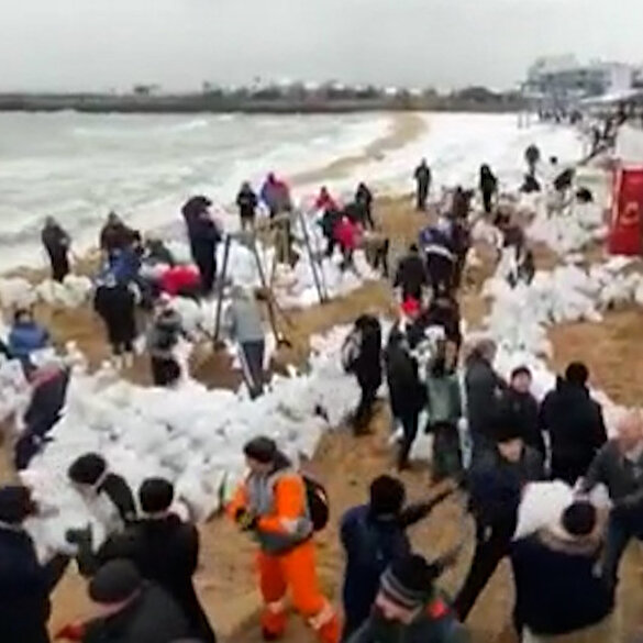Odessa halkı Rus çıkarmasına karşı sahile barikat kurdu