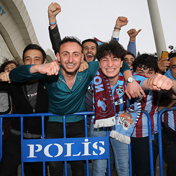 Şampiyon Trabzonspor'a Hatay'da coşkulu karşılama