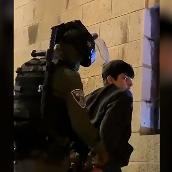 İşgalci İsrail güçleri çok sayıda Filistinli çocuğu gözaltına aldı