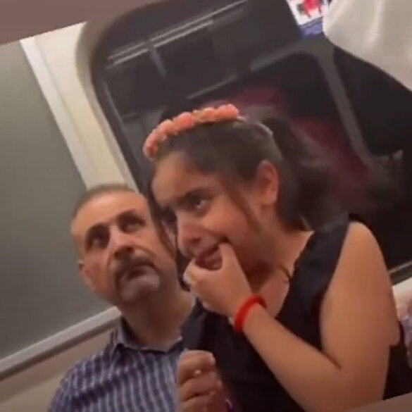 Metro kullanan Arap aileye ırkçı saldırı: Çocukların gözyaşlarına aldırmayıp küfürler savurdu