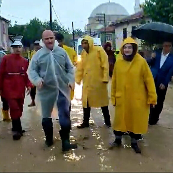 Bakan Soylu Ankara'da: Sağanağın vurduğu noktalarda incelemelerde bulundu