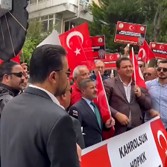 Şehit aileleri, polise yumruk atan DBP'li Aydeniz'i protesto etti