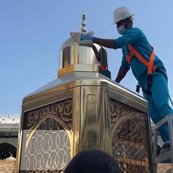 Kabe-i Muazzama'da 24 saat temizlik aralıksız devam ediyor
