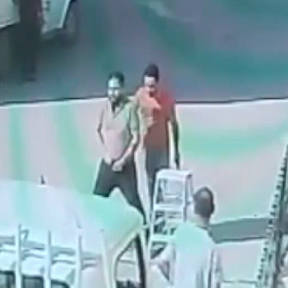 Adana'da polisin uyuşturucu zanlısı iki kardeşi kovalamacayla yakalaması kamerada