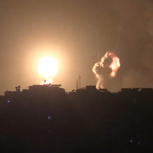 İsrail savaş uçakları Gazze'de Hamas'a ait noktaları vurdu