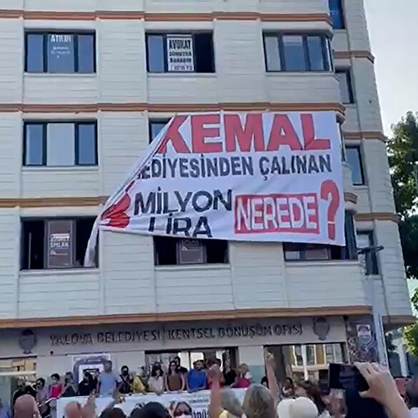 ​Yalova'da Kılıçdaroğlu'na protesto: Belediyeden çalınan 23 milyon nerede?