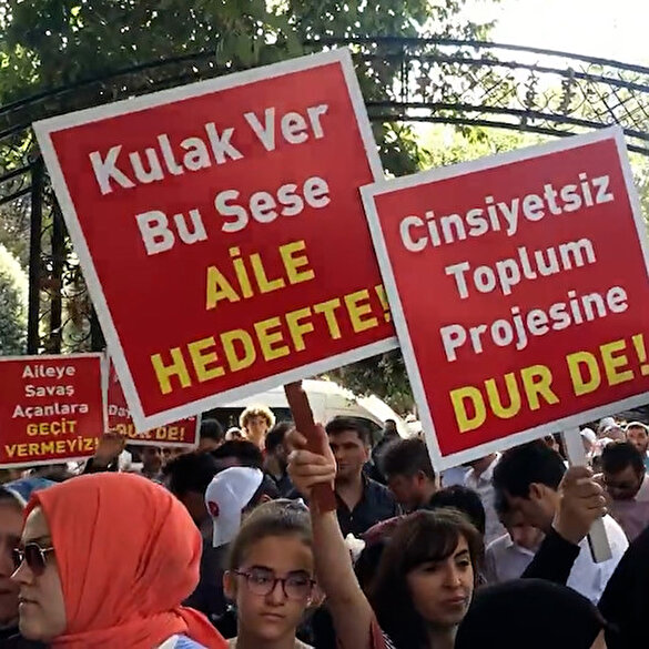 LGBT dayatmasına karşı yürüyüşe katılmak isteyenler Saraçhane'ye akın etti.