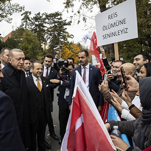 Cumhurbaşkanı Erdoğan'a Prag'da sevgi seli