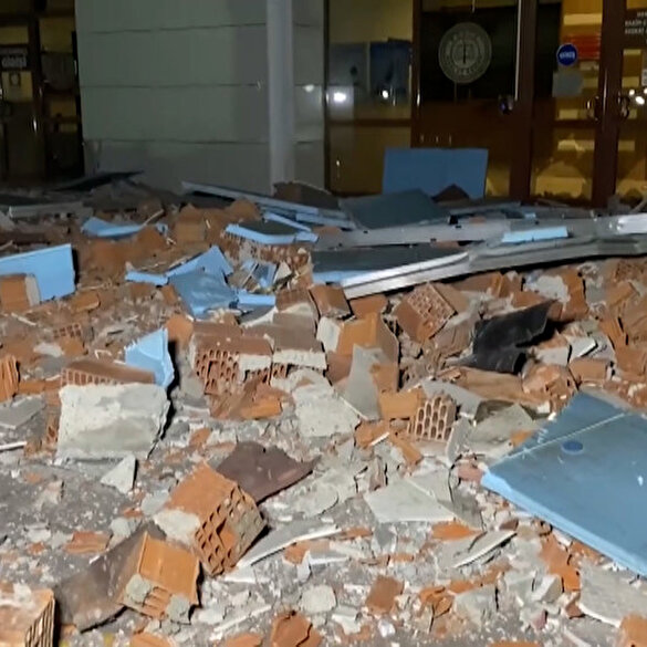 Düzce'deki depremde adliyede hasar meydana geldi
