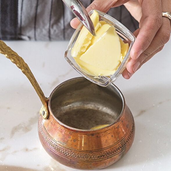 Temel Cheesecake ve Limon Sosu
