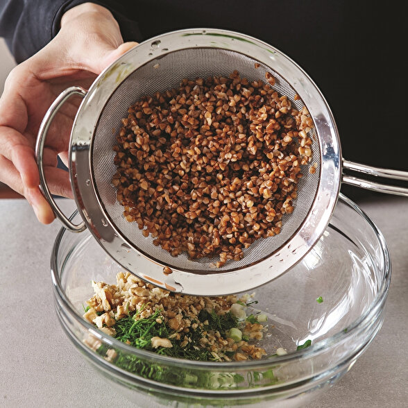 Cevizli Karabuğday Salatası