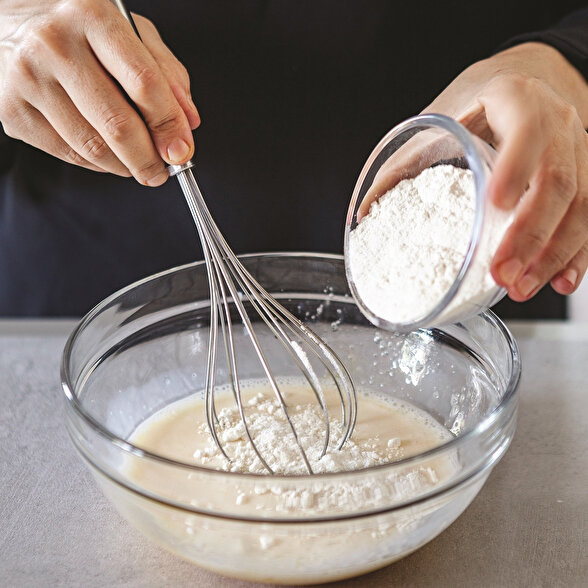 Erikli ve Kayısılı Clafoutis