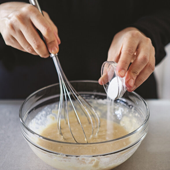 Erikli ve Kayısılı Clafoutis