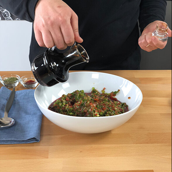 Vişne Sulu Ezme Salata