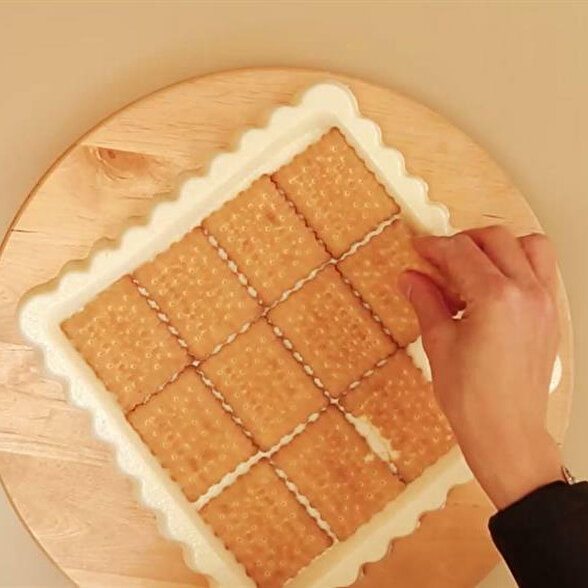 Vişneli İrmik Tatlısı