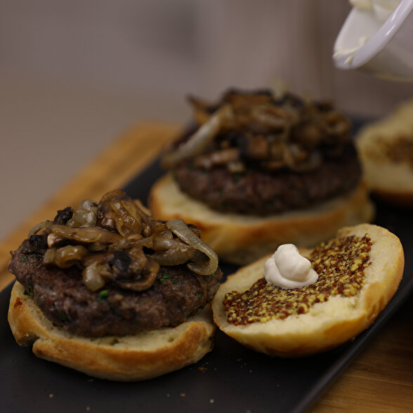 Hamburger Köftesi