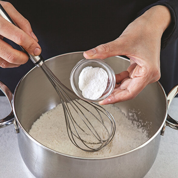 Çilek Soslu Muhallebi