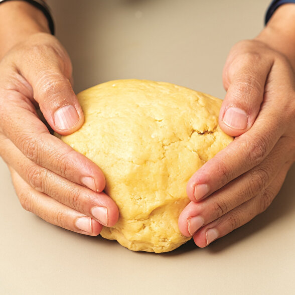 Fındıklı Kayısılı Çörek 