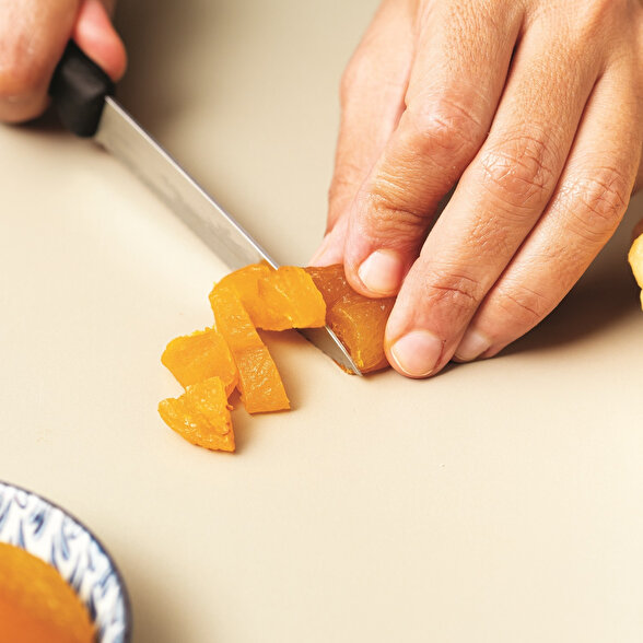 Fındıklı Kayısılı Çörek 