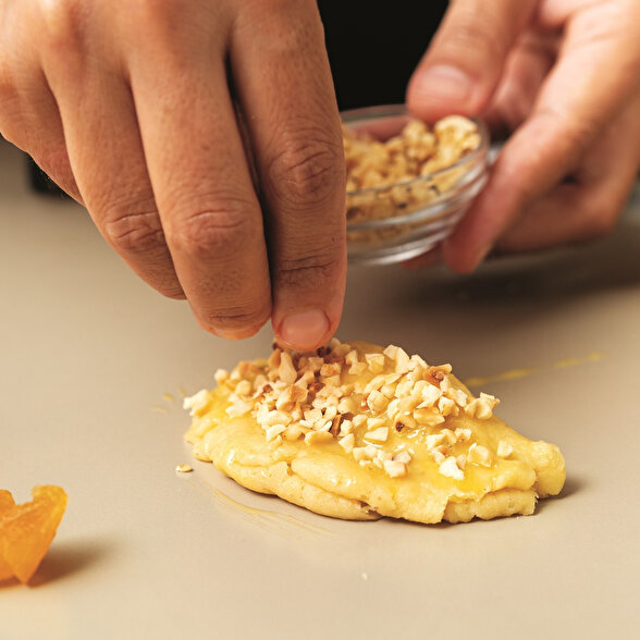 Fındıklı Kayısılı Çörek