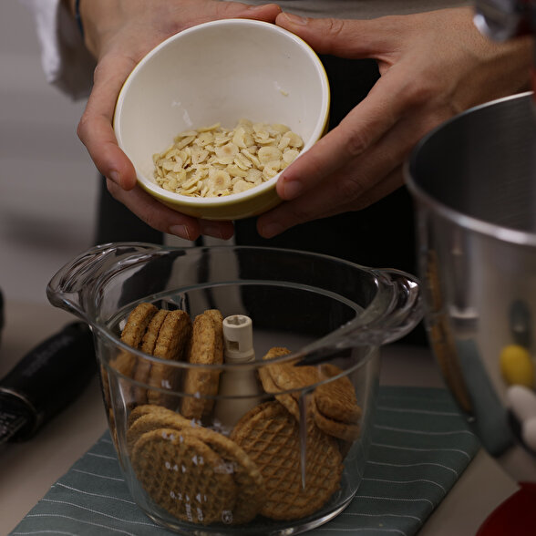 Yulaflı Limon Soslu Cheesecake