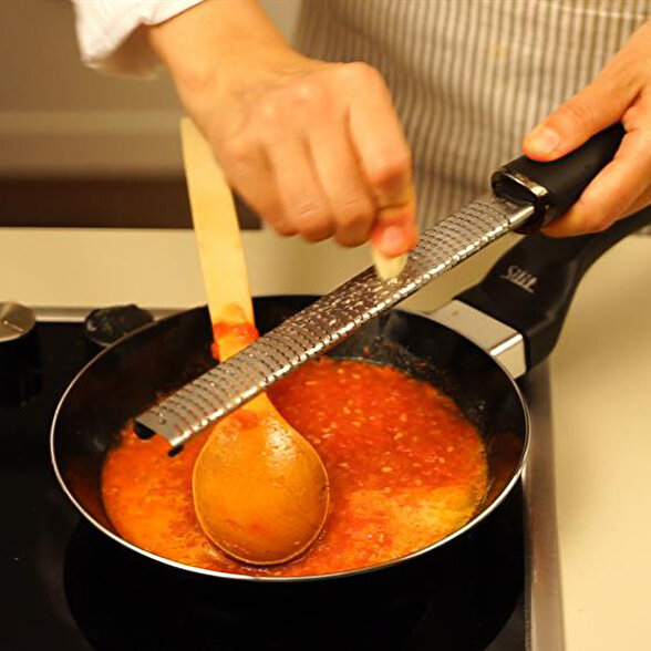 Domates Soslu Köfteli Patlıcan Sarma