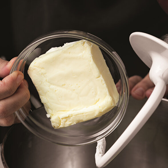 Tereyağlı Peynirli Poğaça