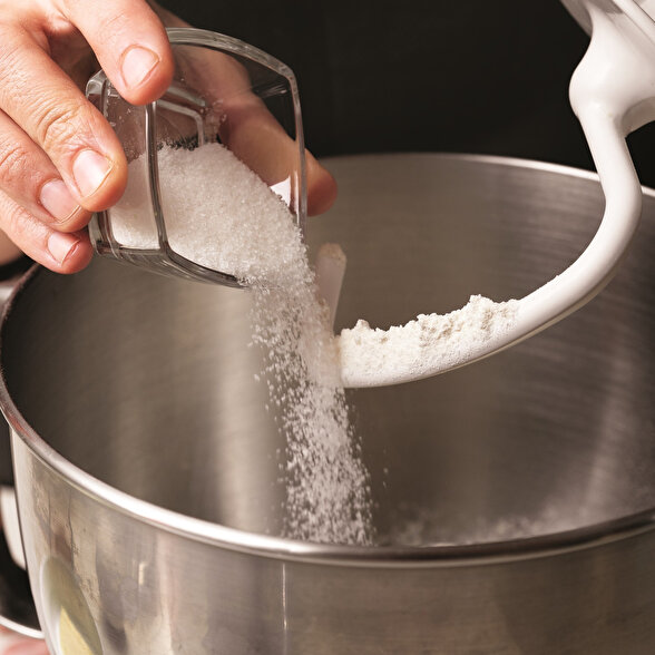 Tahinli Tarçınlı Mayalı Çörek