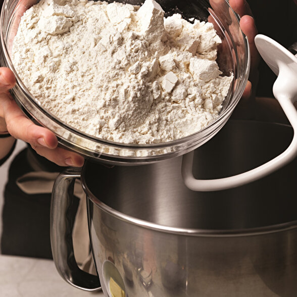 Tahinli Tarçınlı Mayalı Çörek