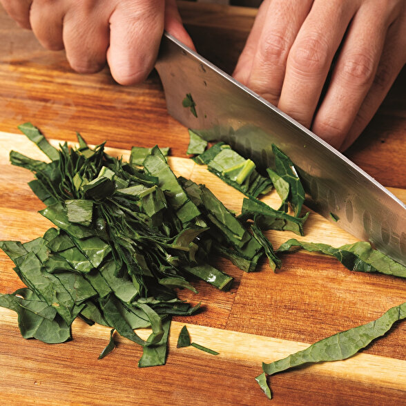 Kıvamında Lezzetler: Etli Lahana Çorbası