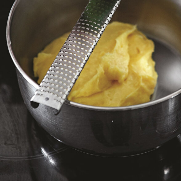 Beyaz Çikolatalı ve Limonlu Krapfen Kreması