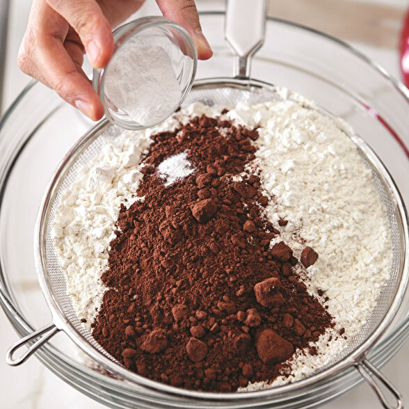 Red Velvet: Kırmızı Kadife Kek