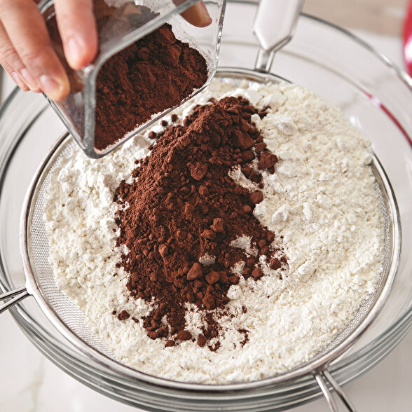 Red Velvet: Kırmızı Kadife Kek