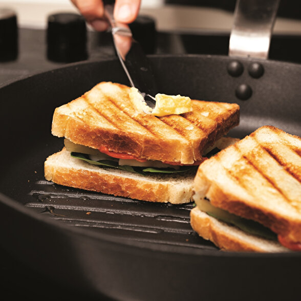 Afet Tost