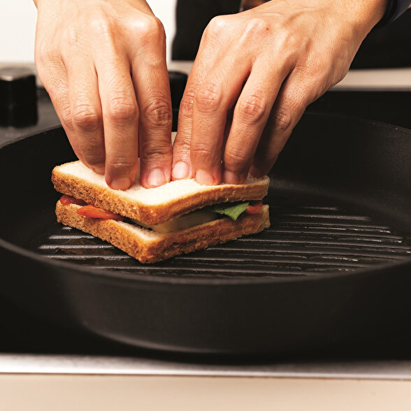 Afet Tost