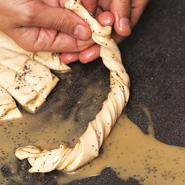 Temel Tahinli Çörek
