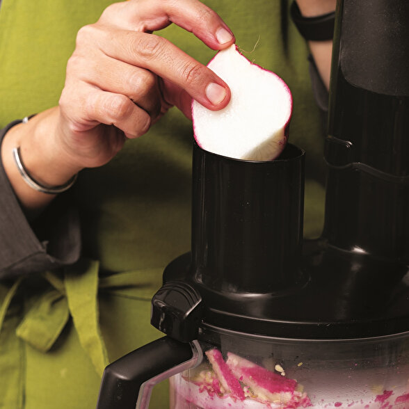 Havuçlu Narlı Turp Salatası