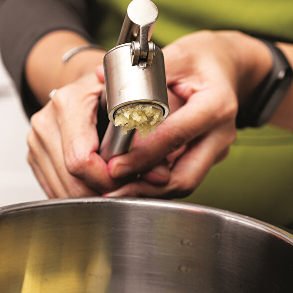 Pancarlı Sarımsaklı Bulgur Pilavı