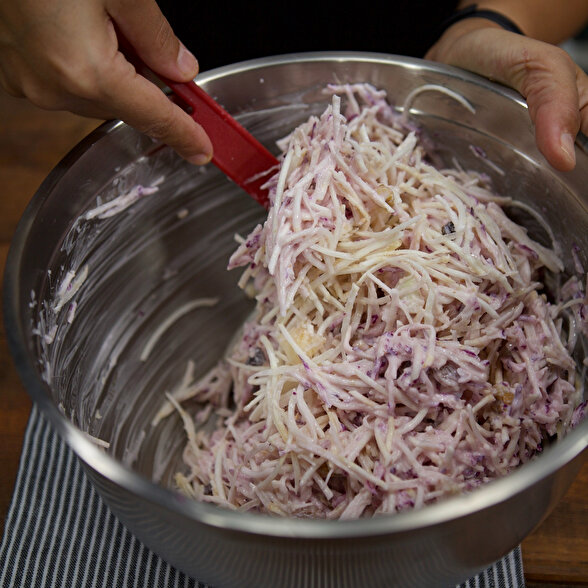 Elmalı Kereviz Salatası