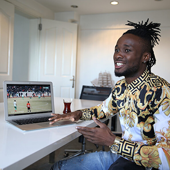 Esosa: Beşiktaş taraftarıyım, Fenerbahçe'yi destekliyorum